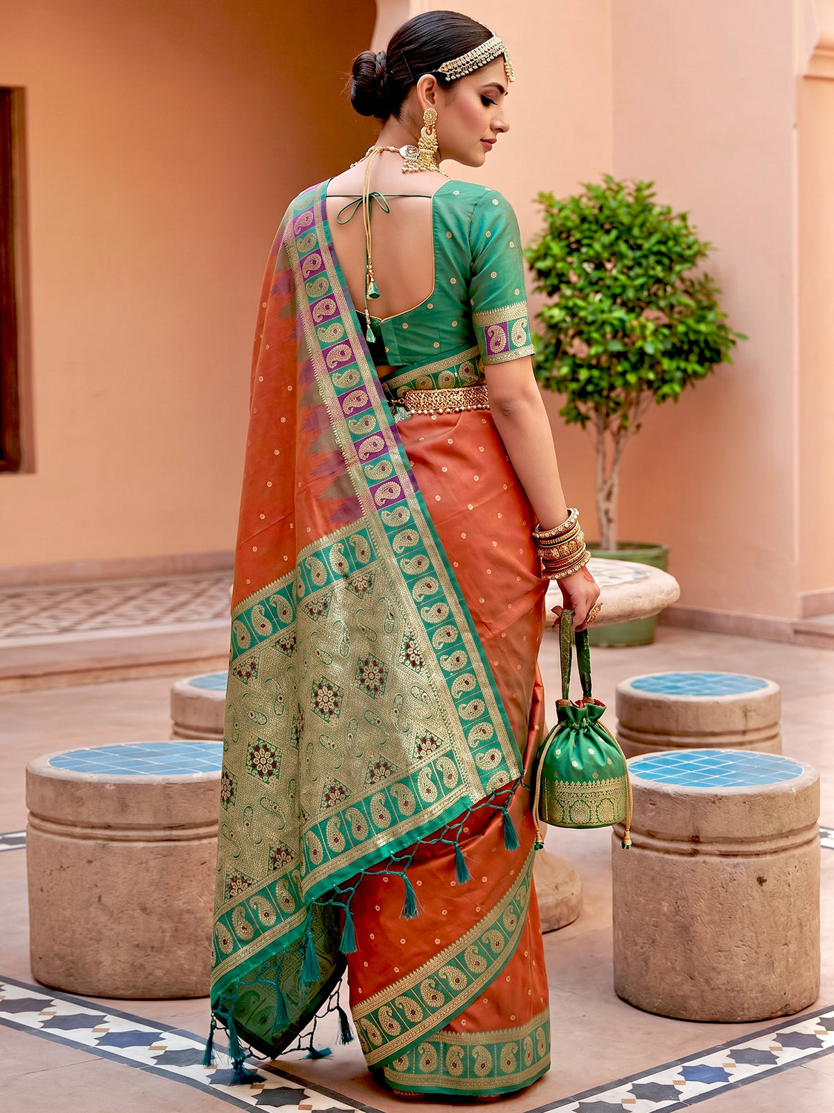 Women's Banarasi Silk Saree With Unstitched Blouse Piece