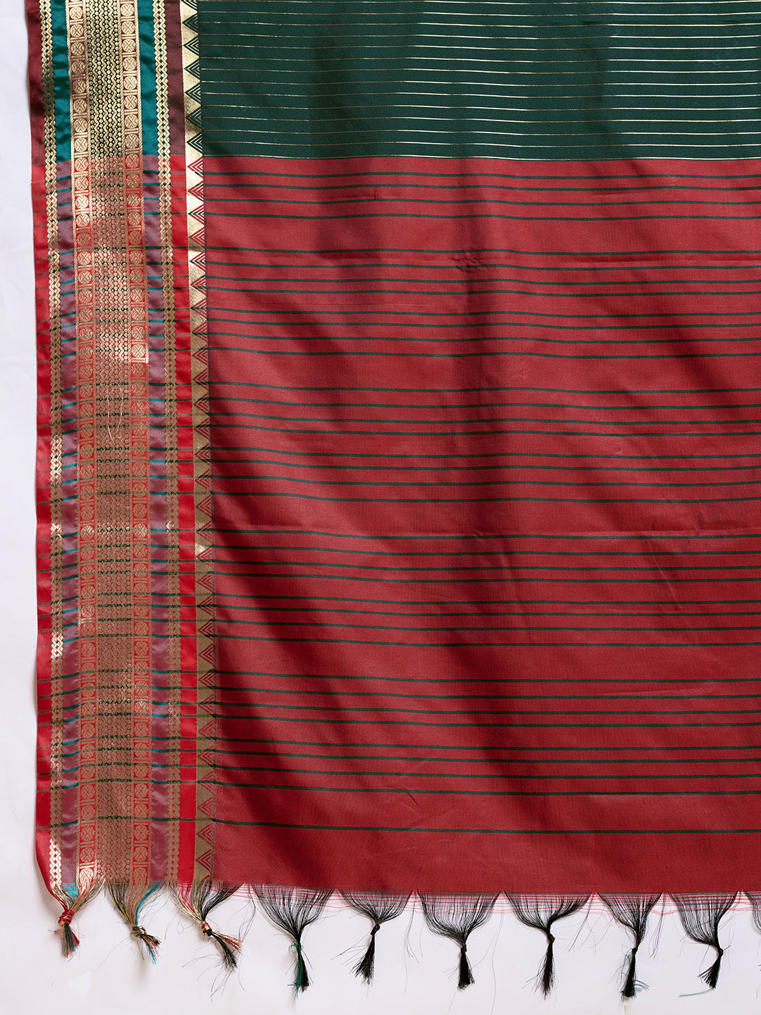 Women's Banarasi Silk Saree With Unstitched Blouse Piece