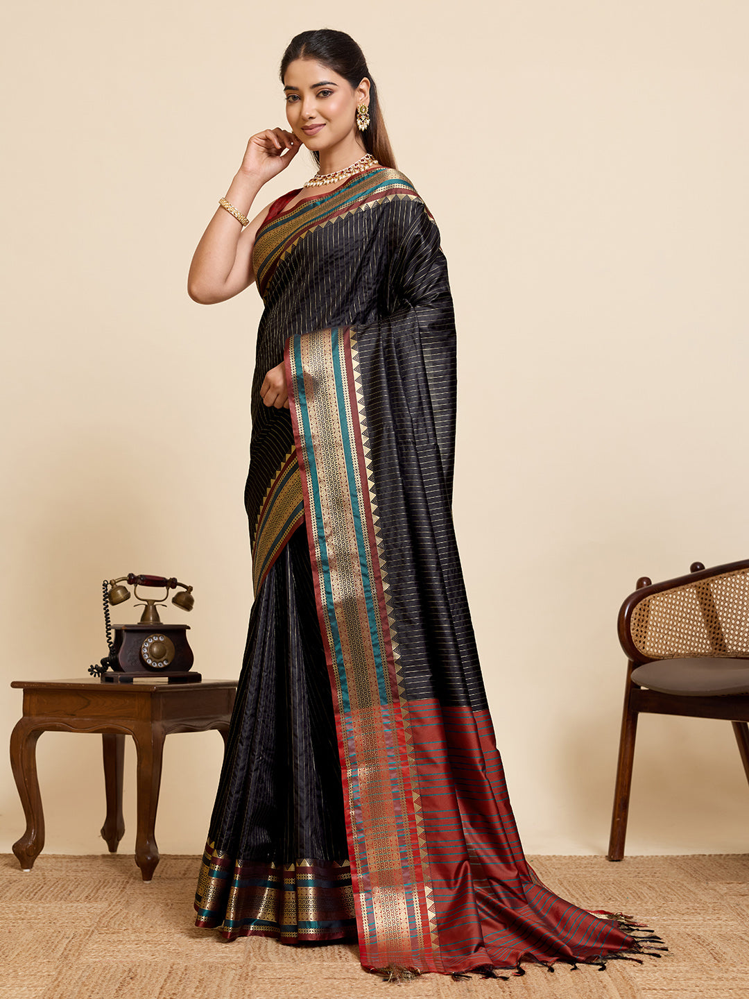 Women's Banarasi Silk Saree With Unstitched Blouse Piece