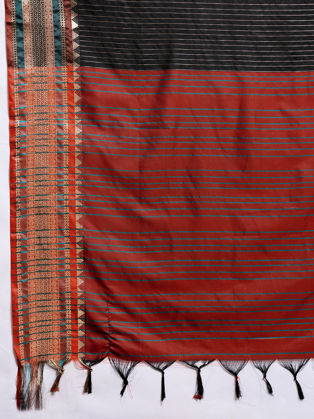 Women's Banarasi Silk Saree With Unstitched Blouse Piece