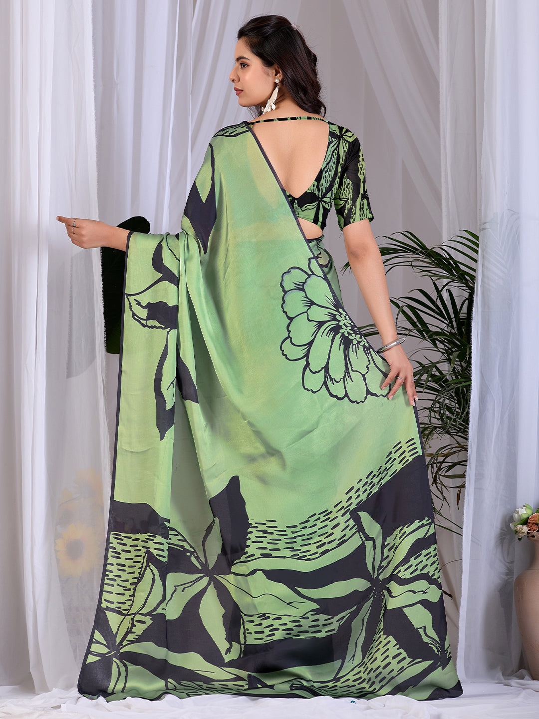Women's Satin Georgette Saree With Unstitched Blouse Piece