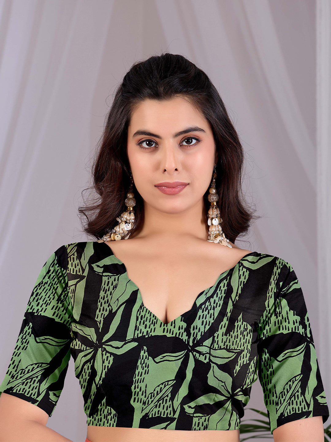 Women's Satin Georgette Saree With Unstitched Blouse Piece