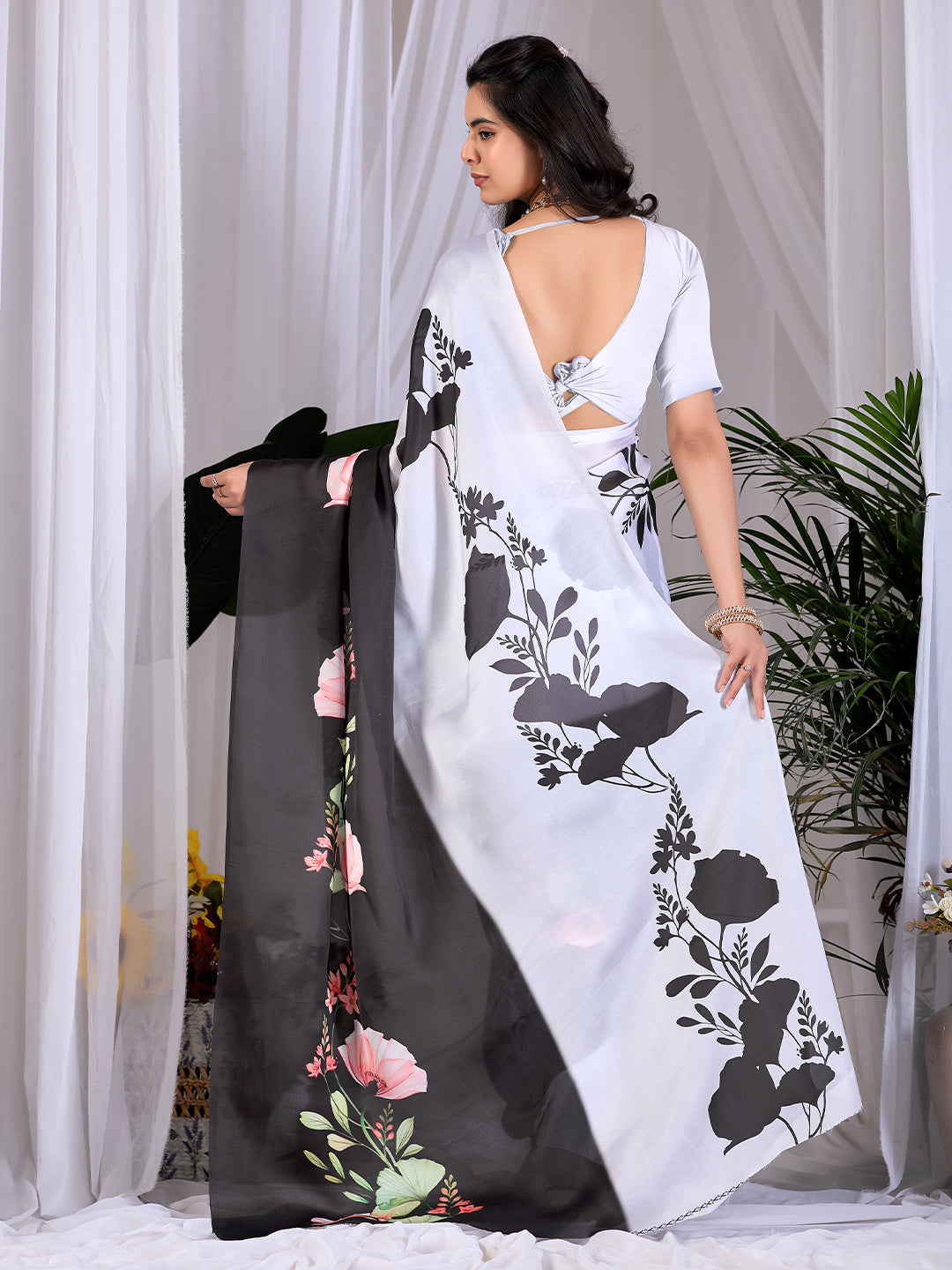 Women's Satin Georgette Saree With Unstitched Blouse Piece