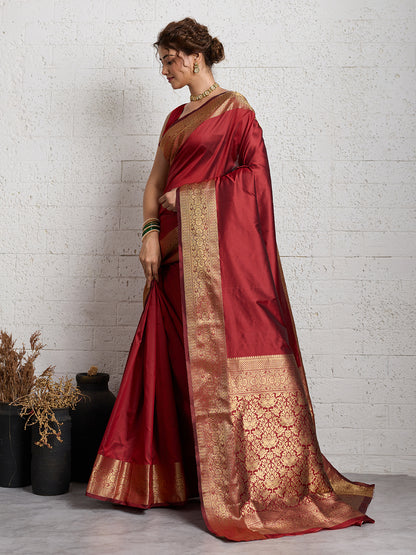 Women's Banarasi Silk Saree With Unstitched Blouse Piece