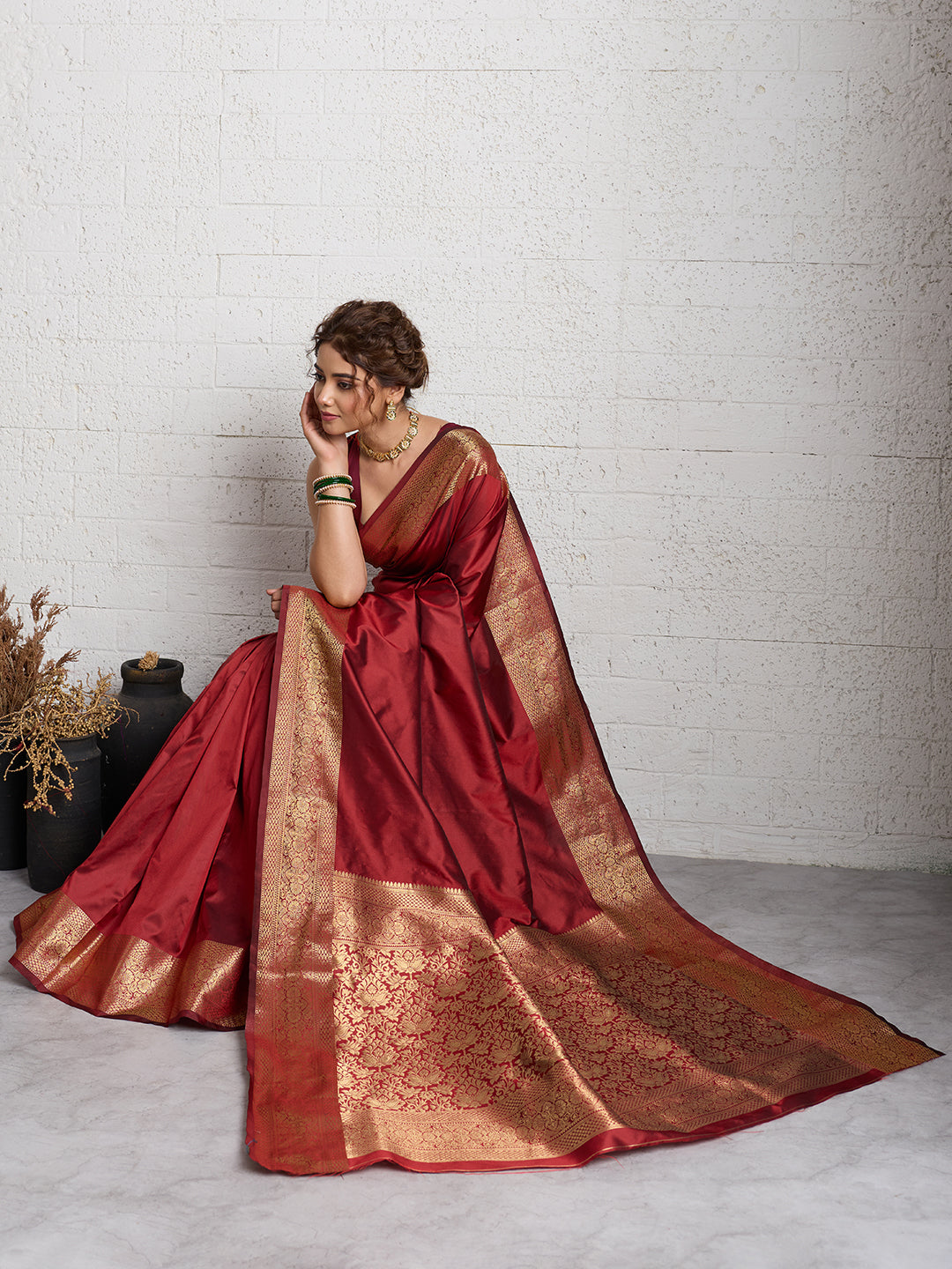 Women's Banarasi Silk Saree With Unstitched Blouse Piece