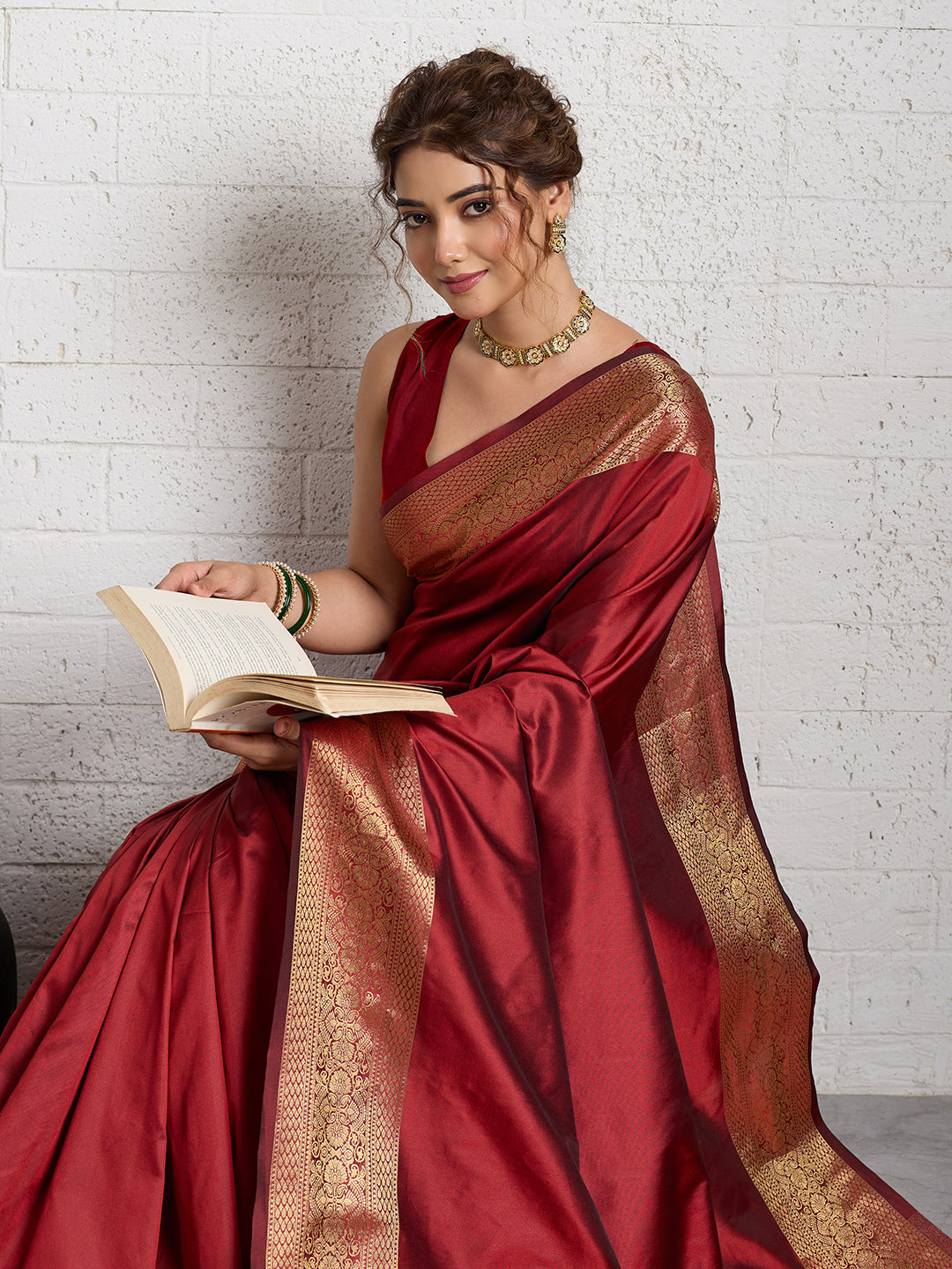 Women's Banarasi Silk Saree With Unstitched Blouse Piece