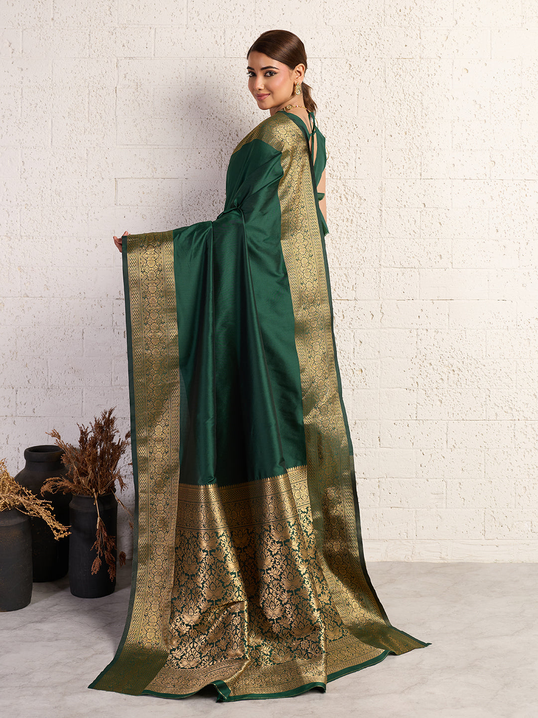 Women's Banarasi Silk Saree With Unstitched Blouse Piece