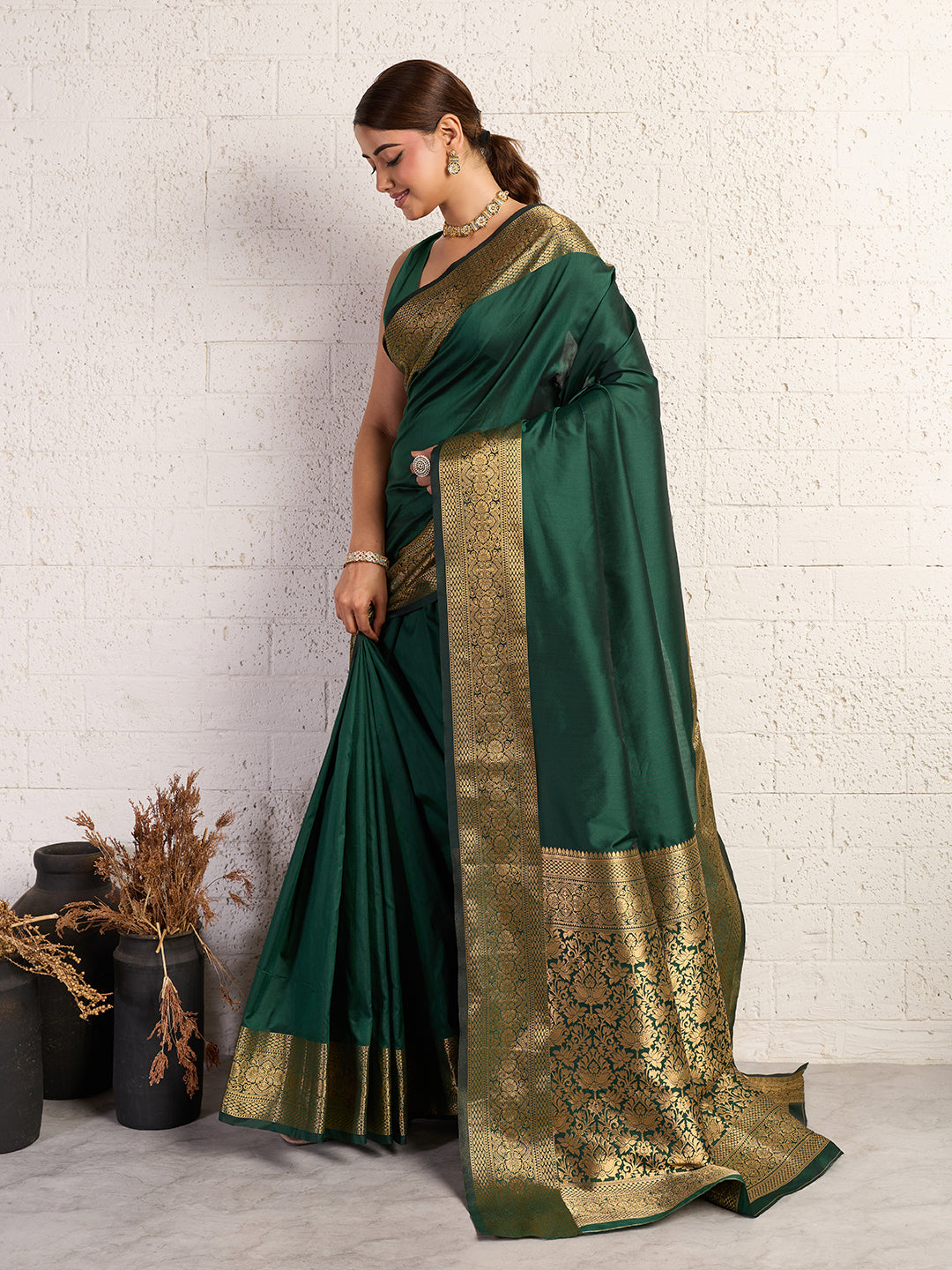 Women's Banarasi Silk Saree With Unstitched Blouse Piece
