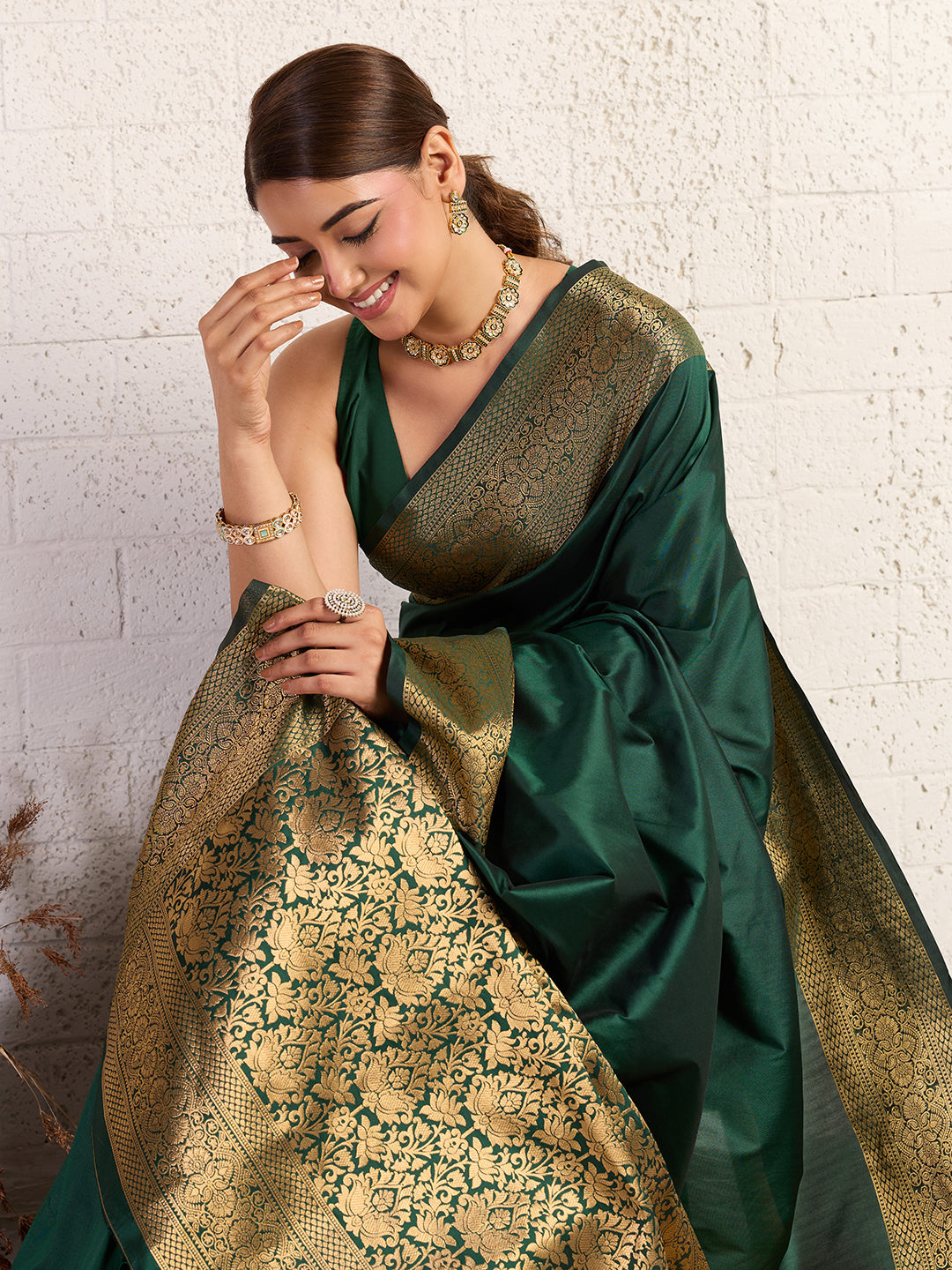 Women's Banarasi Silk Saree With Unstitched Blouse Piece