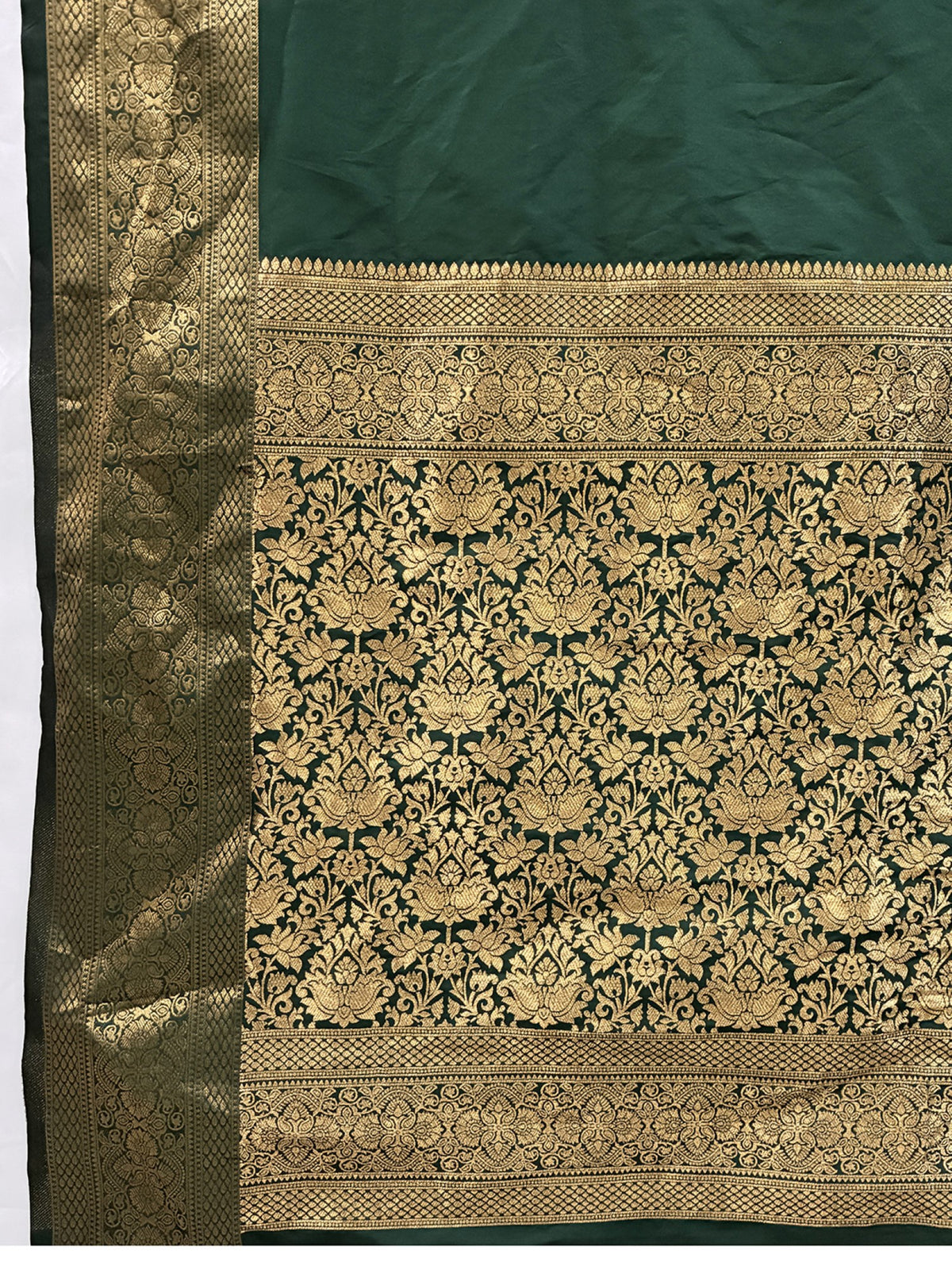 Women's Banarasi Silk Saree With Unstitched Blouse Piece