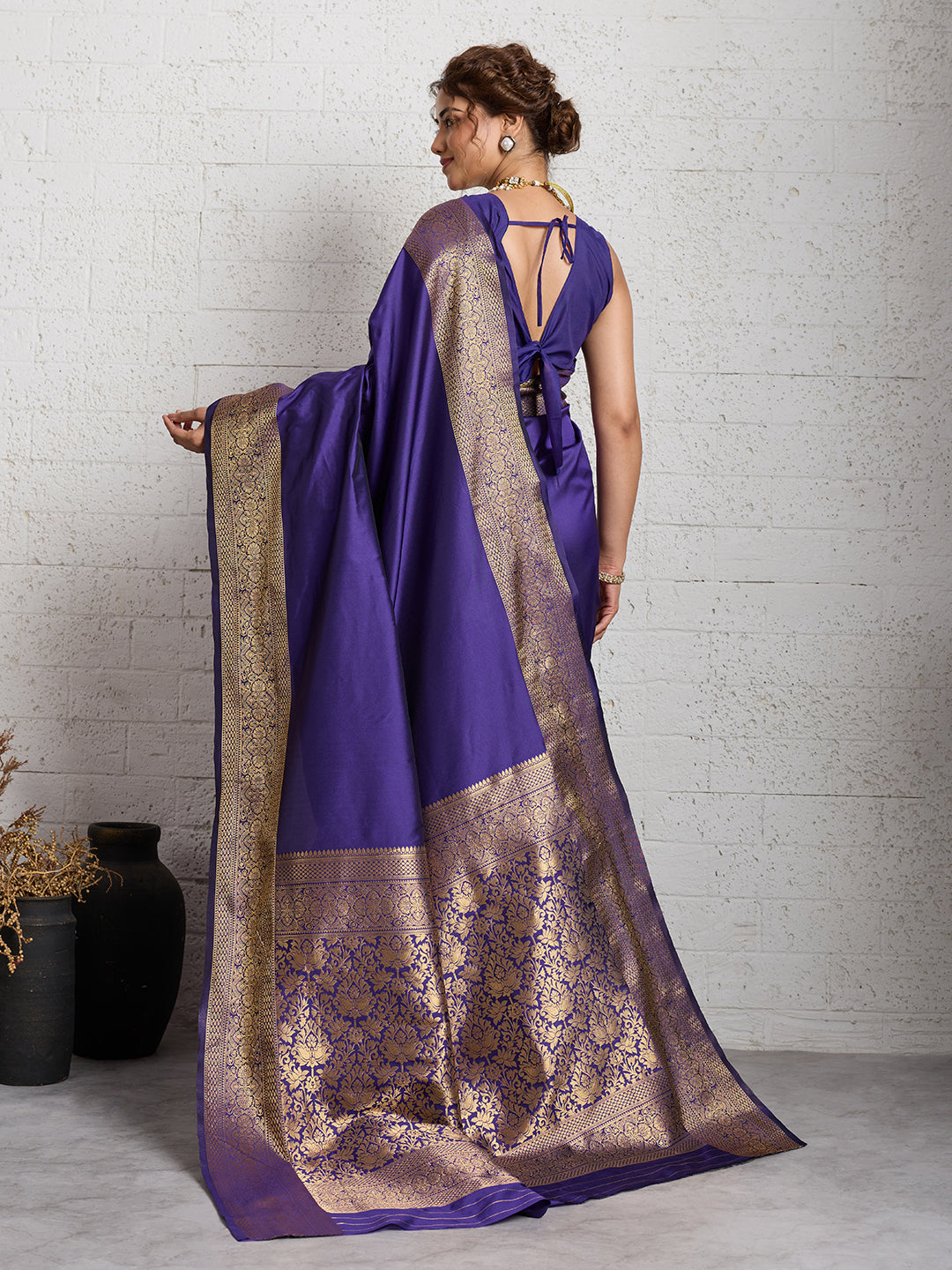 Women's Banarasi Silk Saree With Unstitched Blouse Piece