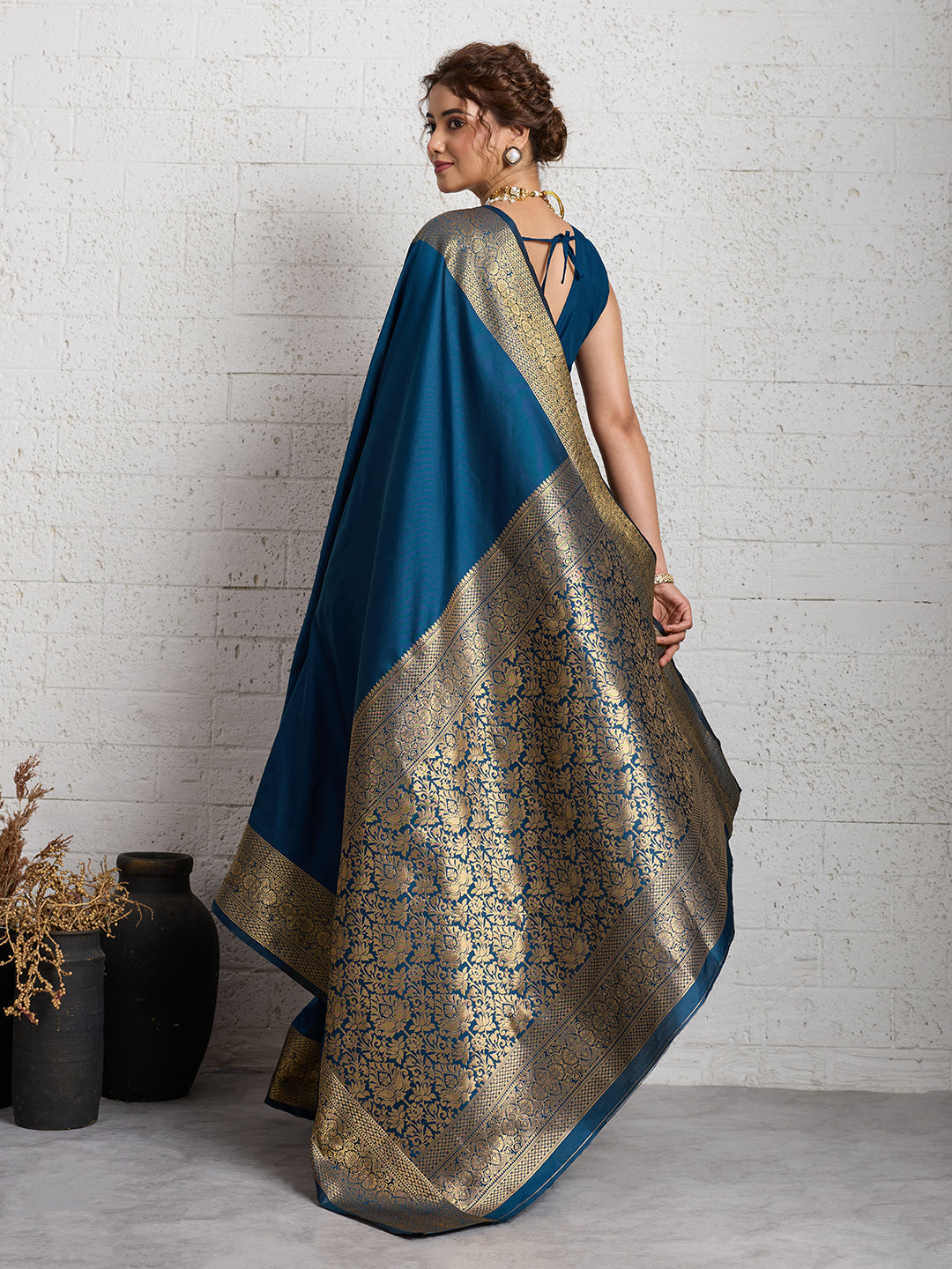 Women's Banarasi Silk Saree With Unstitched Blouse Piece