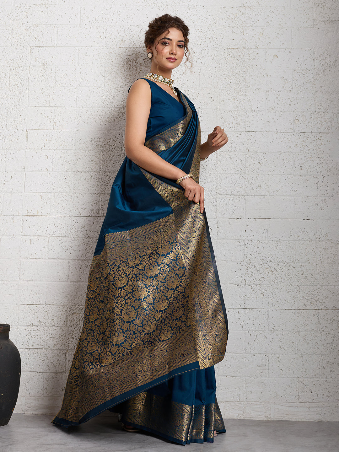 Women's Banarasi Silk Saree With Unstitched Blouse Piece