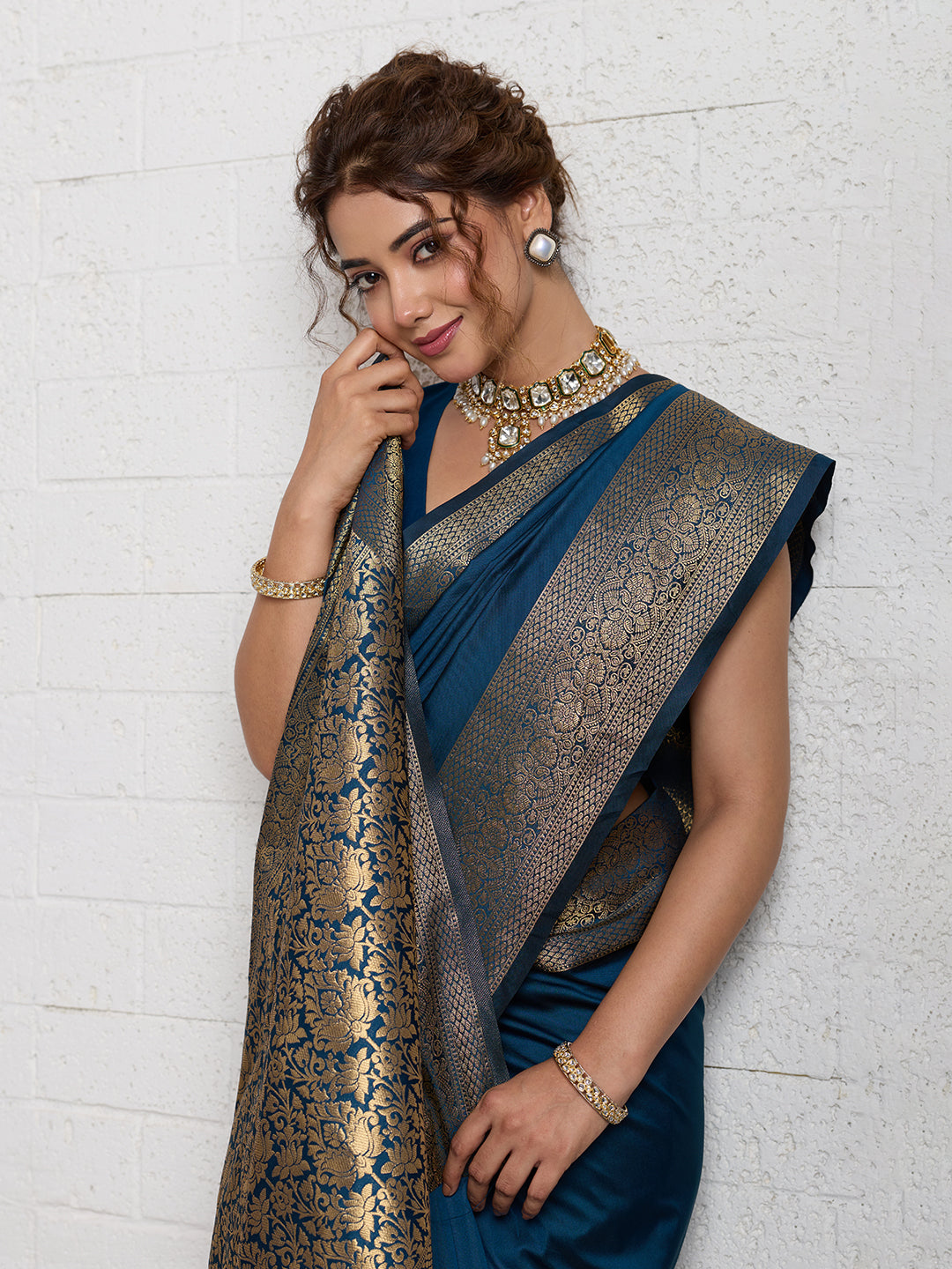 Women's Banarasi Silk Saree With Unstitched Blouse Piece