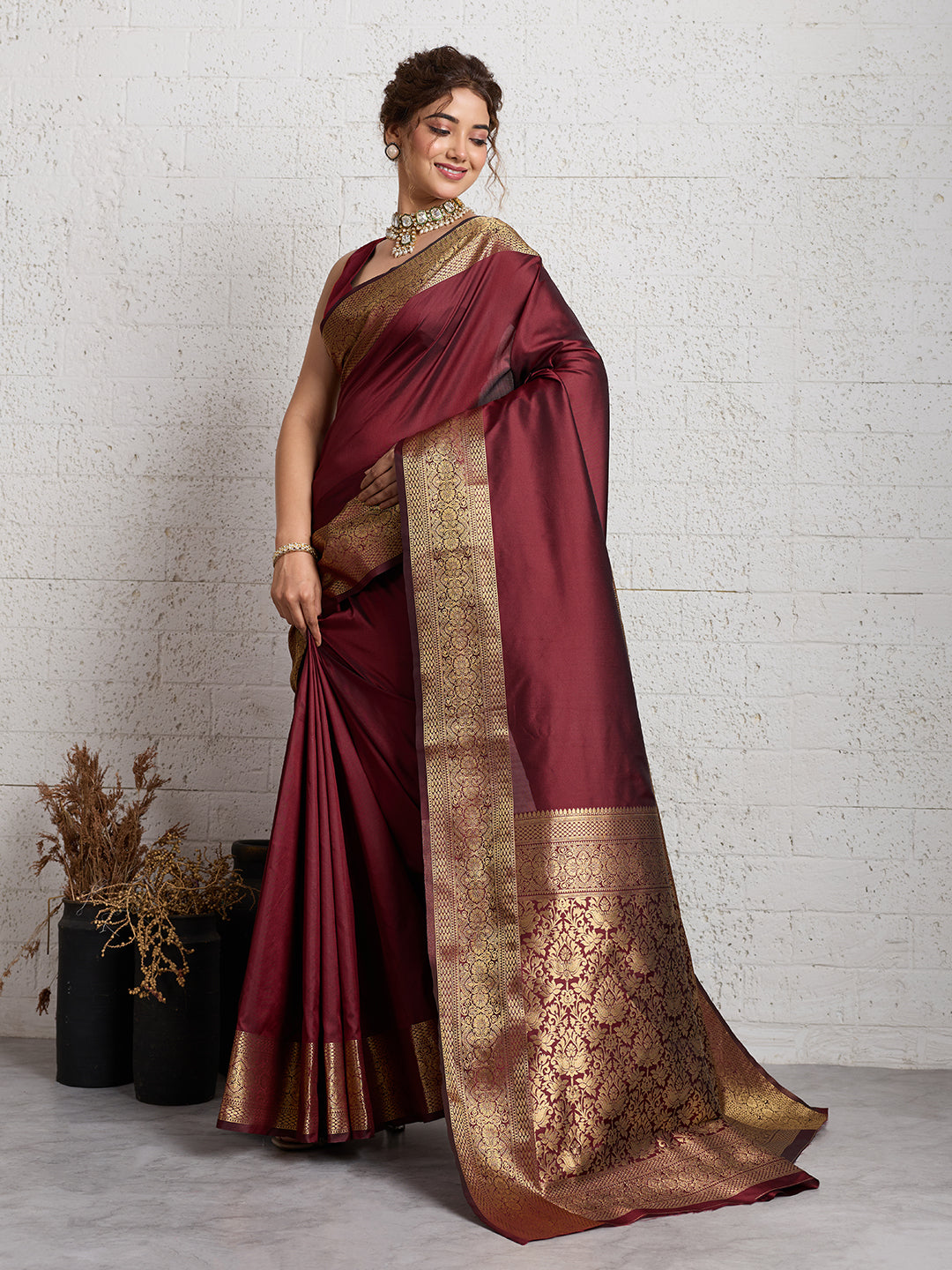 Women's Banarasi Silk Saree With Unstitched Blouse Piece