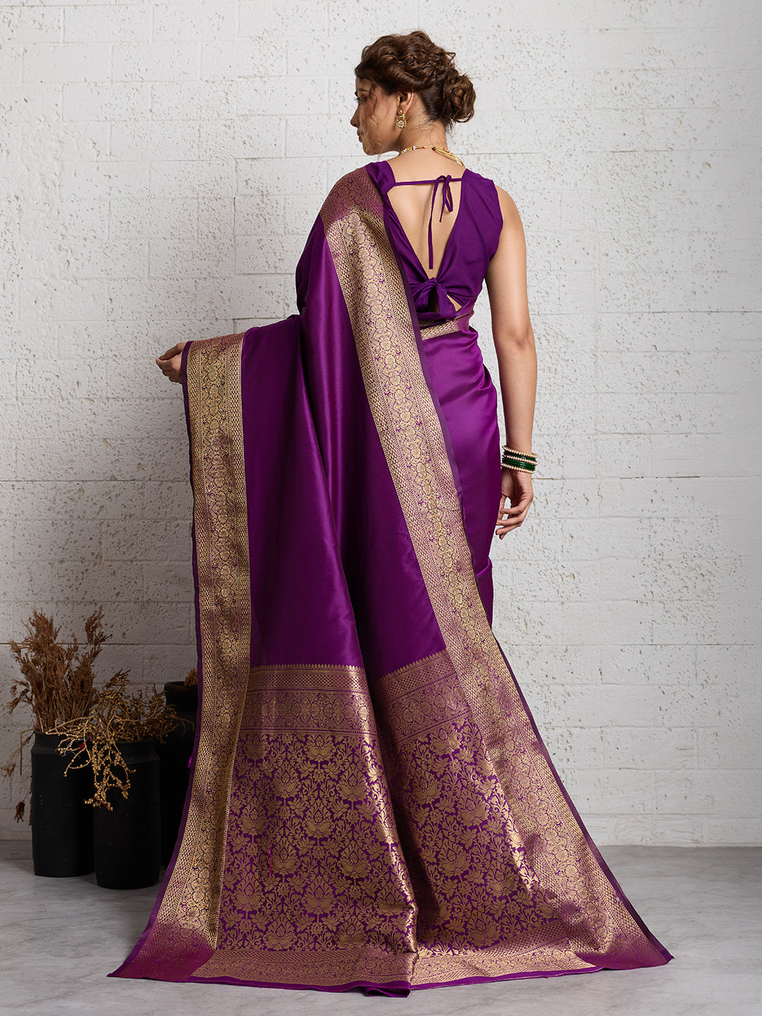 Women's Banarasi Silk Saree With Unstitched Blouse Piece