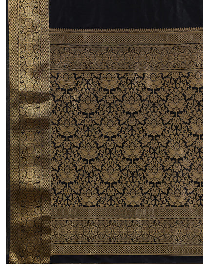 Women's Banarasi Silk Saree With Unstitched Blouse Piece