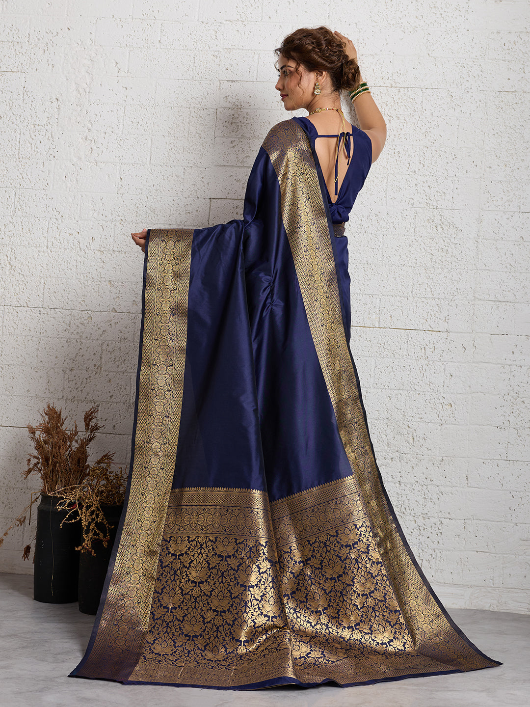 Women's Banarasi Silk Saree With Unstitched Blouse Piece