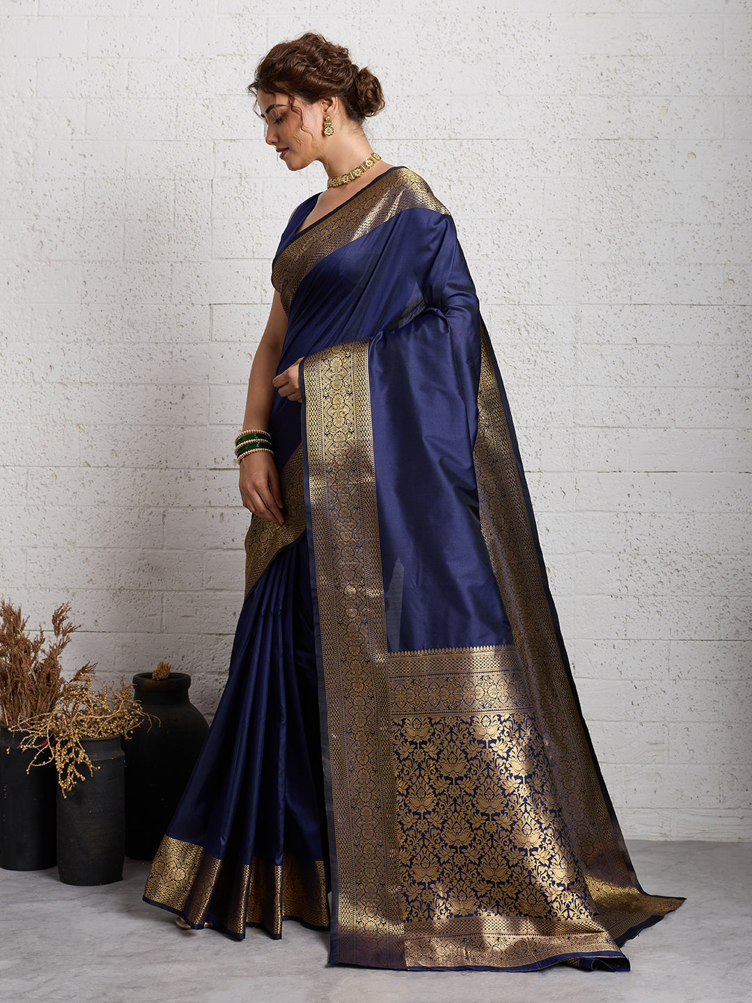 Women's Banarasi Silk Saree With Unstitched Blouse Piece