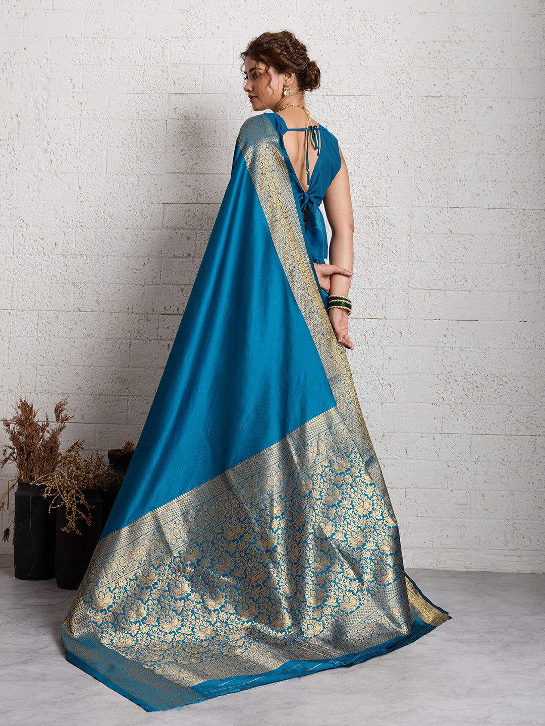 Women's Banarasi Silk Saree With Unstitched Blouse Piece