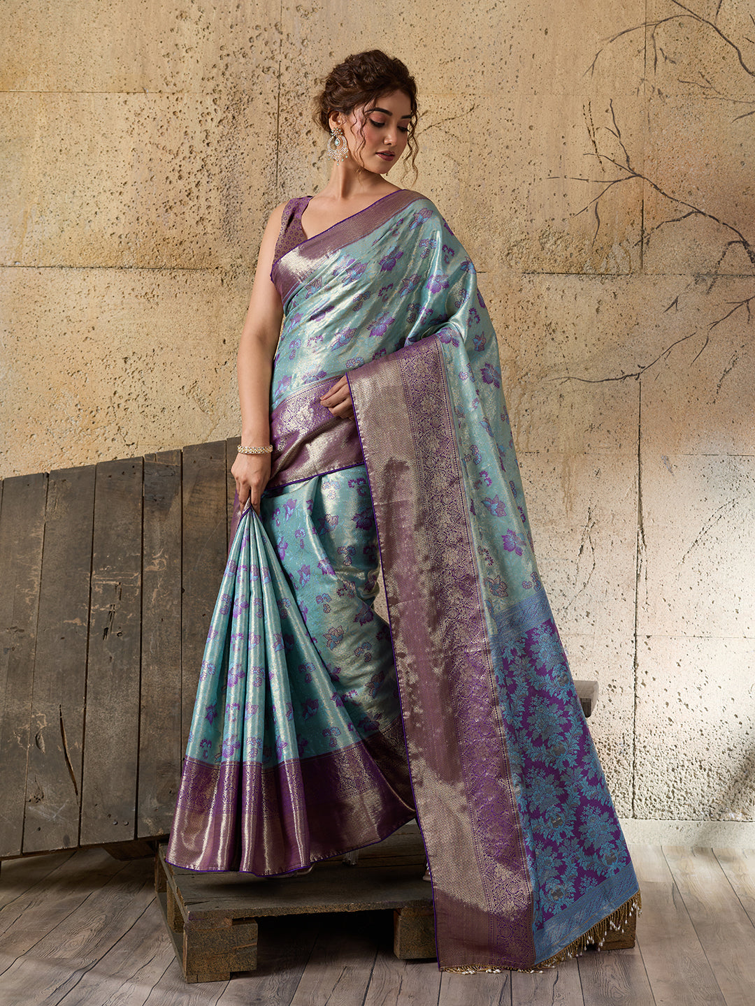 Women's Kanjivaram Silk Saree With Unstitched Blouse Piece