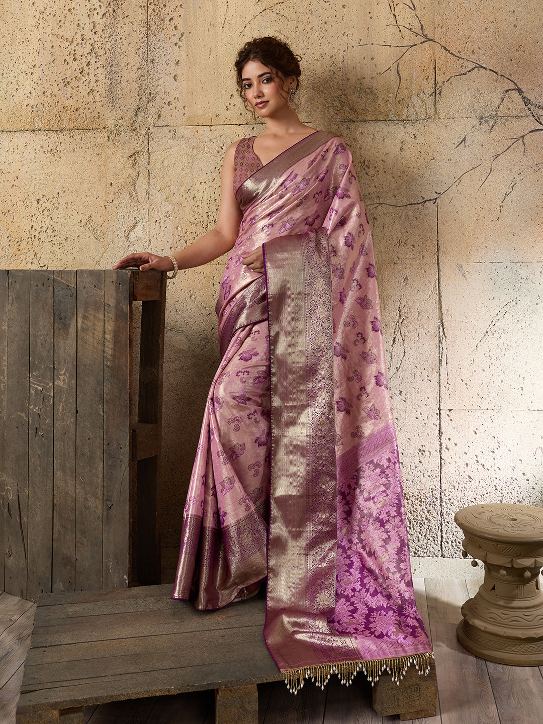 Women's Kanjivaram Silk Saree With Unstitched Blouse Piece