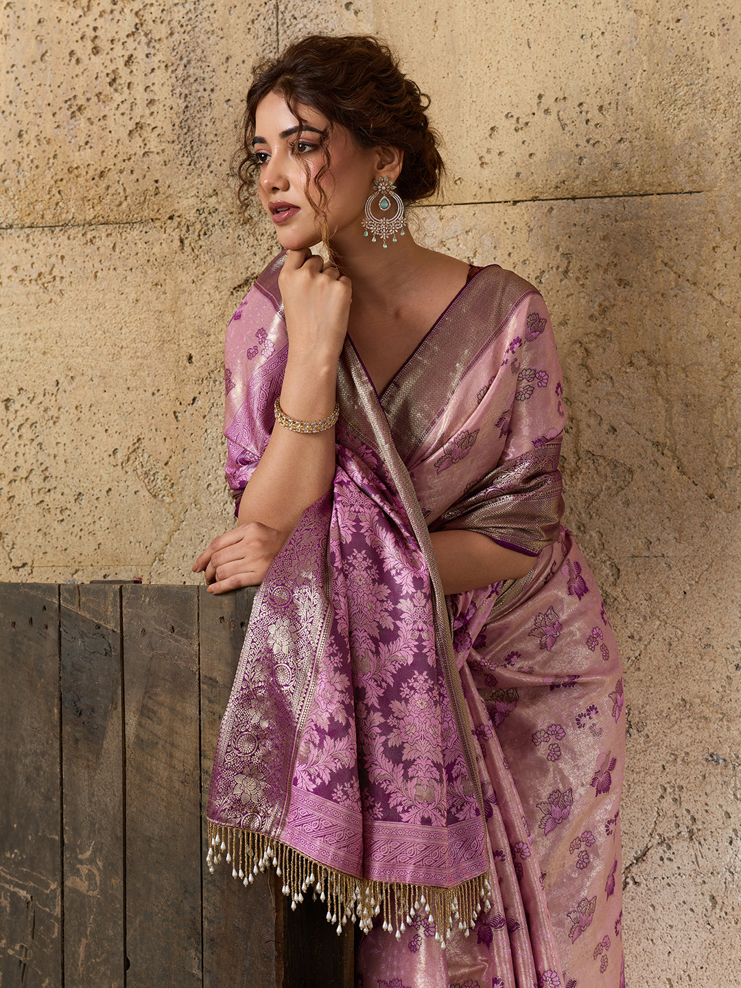 Women's Kanjivaram Silk Saree With Unstitched Blouse Piece