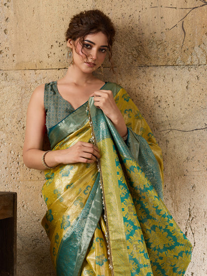 Women's Kanjivaram Silk Saree With Unstitched Blouse Piece