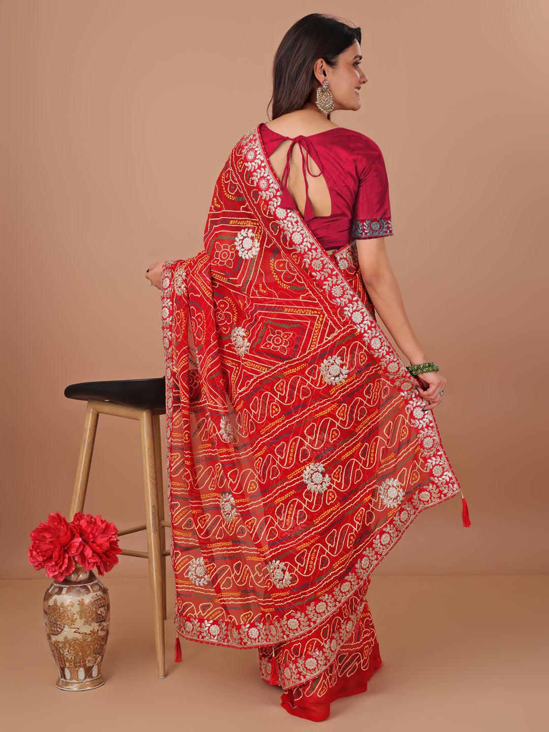Women's Georgette Bandhani Saree With Unstitched Blouse Piece