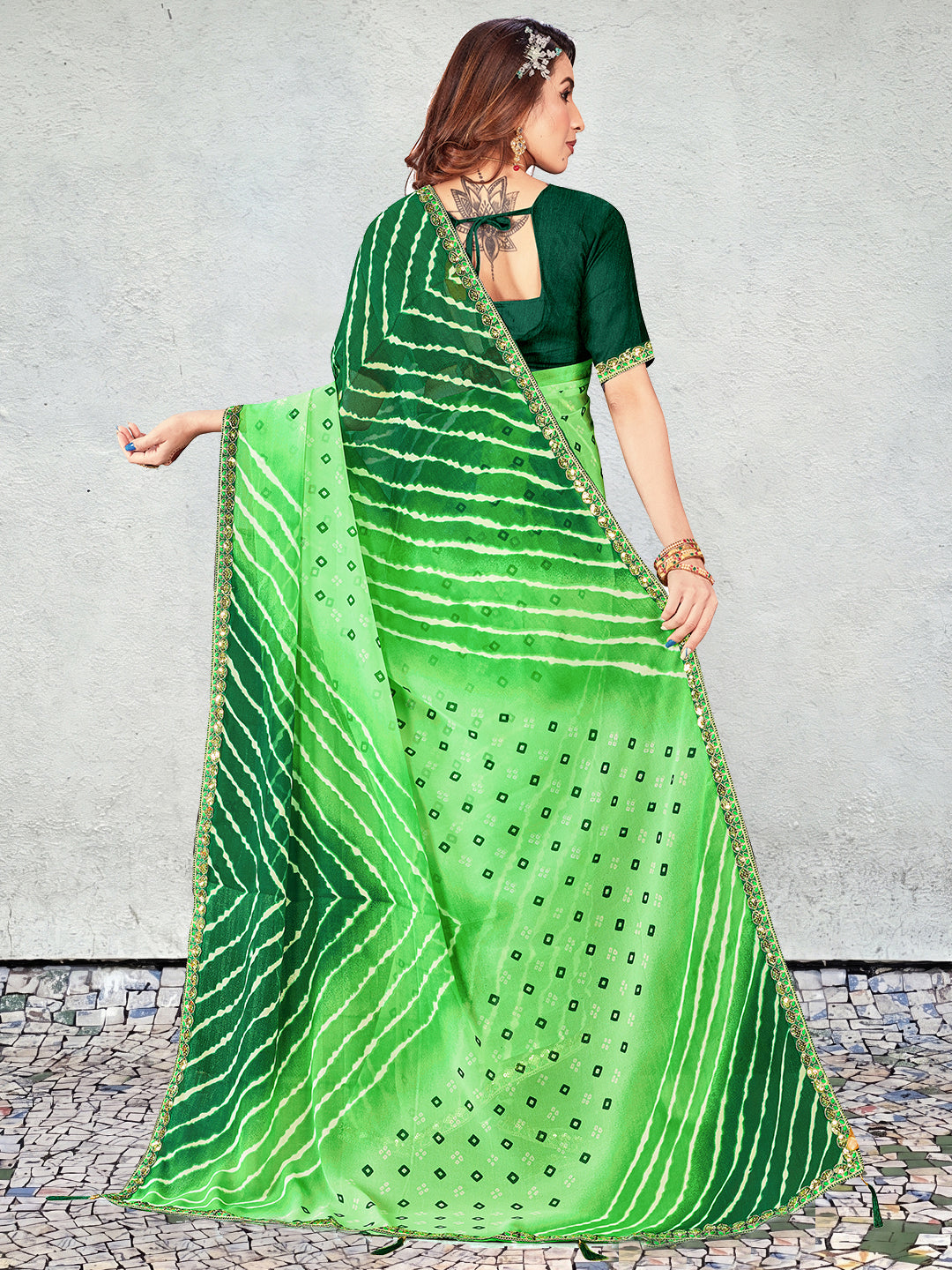 Women's Georgette Leheriya Saree With Unstitched Blouse Piece