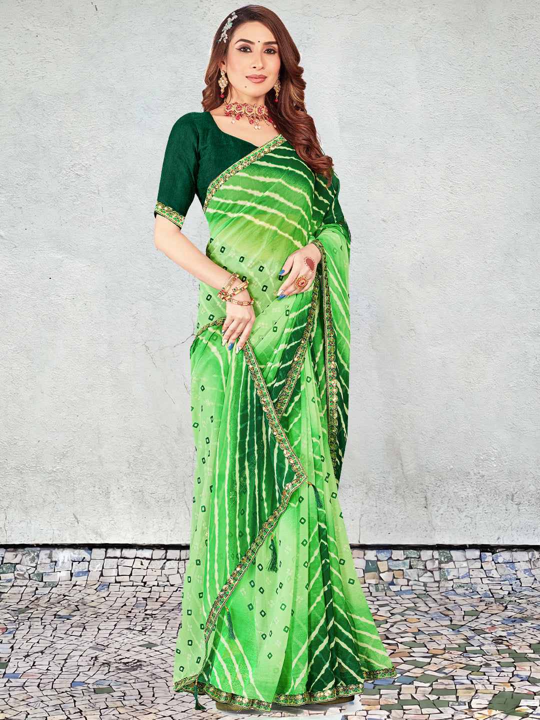 Women's Georgette Leheriya Saree With Unstitched Blouse Piece