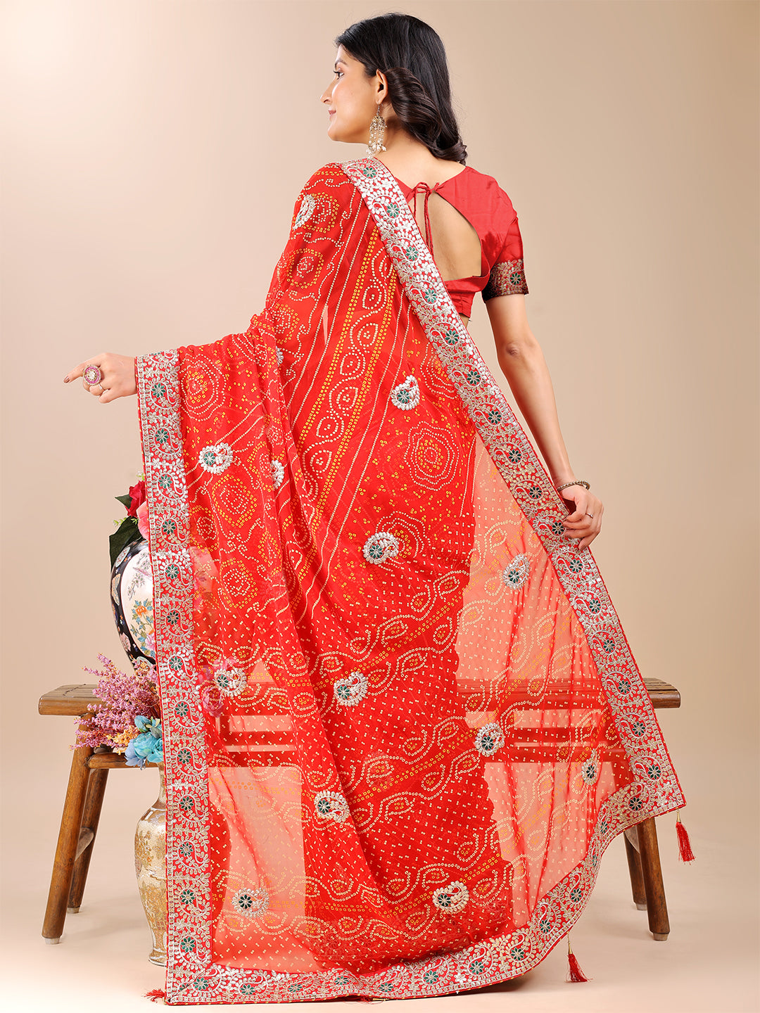 Women's Georgette Bandhani Saree With Unstitched Blouse Piece
