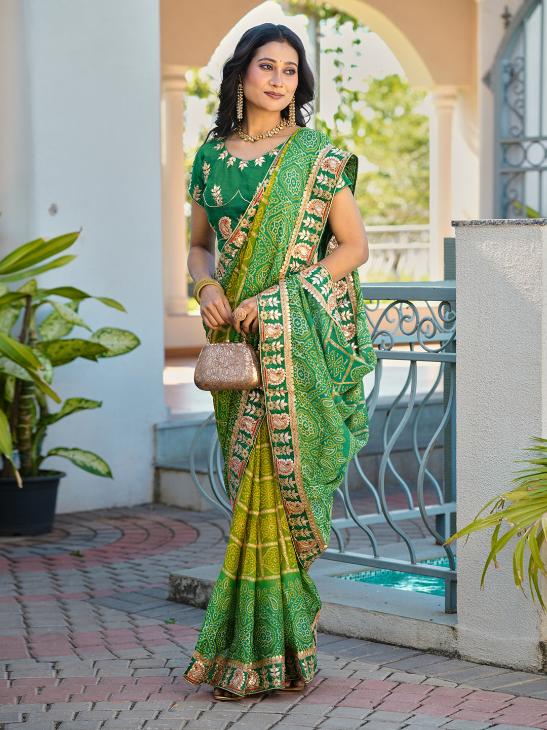 Women's Chiffon Bandhani Saree With Unstitched Blouse Piece