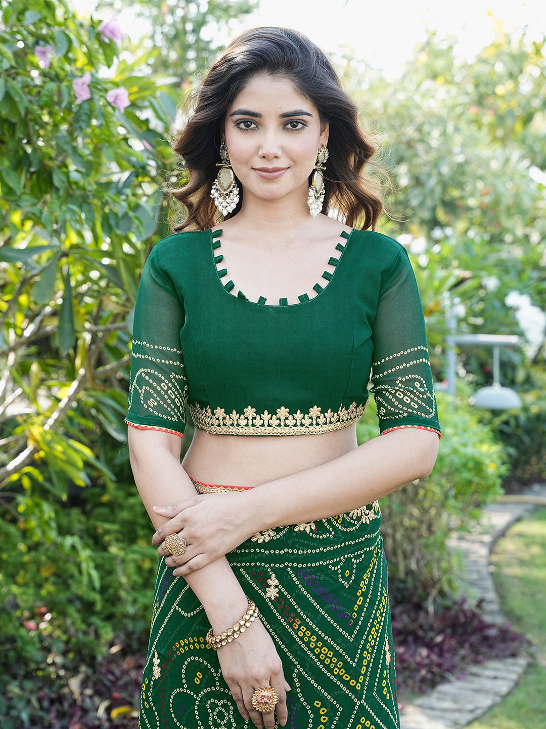 Women's Georgette Bandhani Saree With Unstitched Blouse Piece