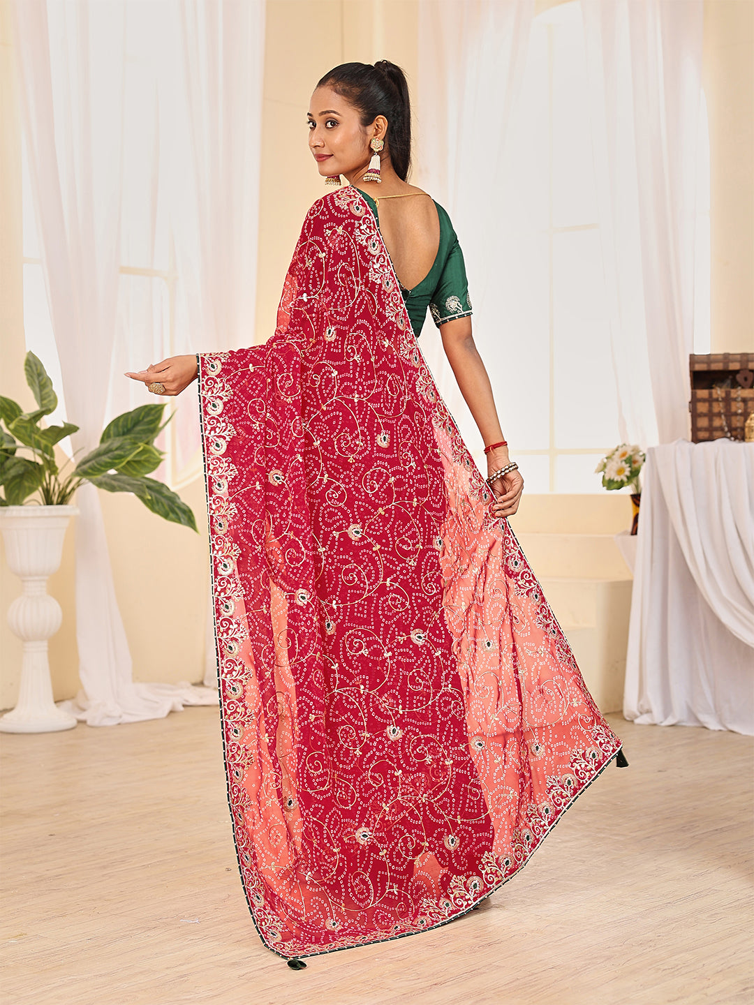 Women's Georgette Bandhani Saree With Unstitched Blouse Piece
