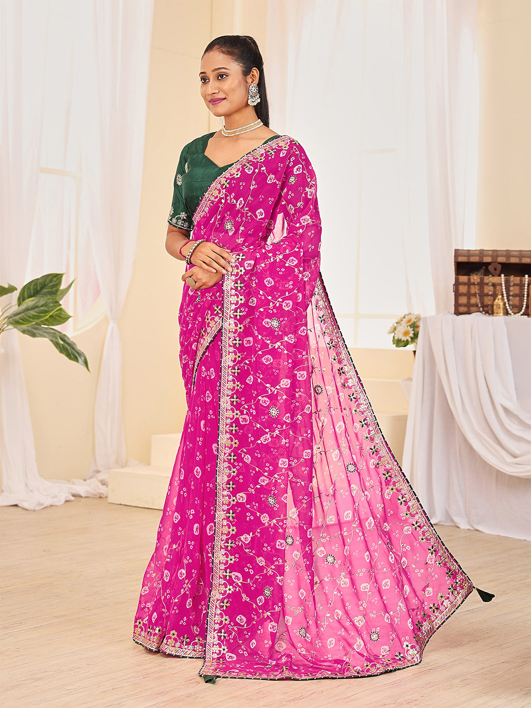 Women's Georgette Bandhani Saree With Unstitched Blouse Piece