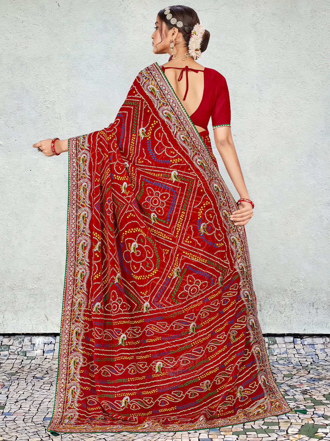 Women's Georgette Bandhani Saree With Unstitched Blouse Piece