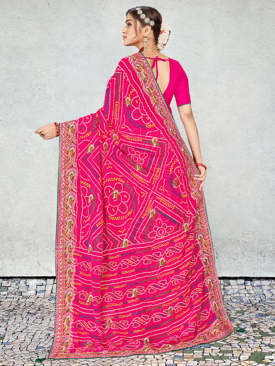 Women's Georgette Bandhani Saree With Unstitched Blouse Piece