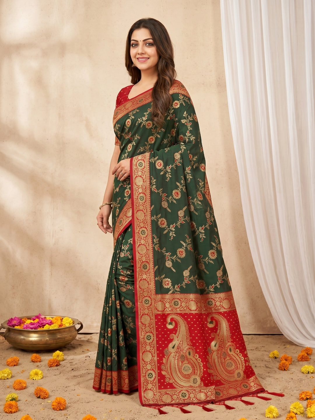 Women's Banarasi Silk Saree With Unstitched Blouse Piece