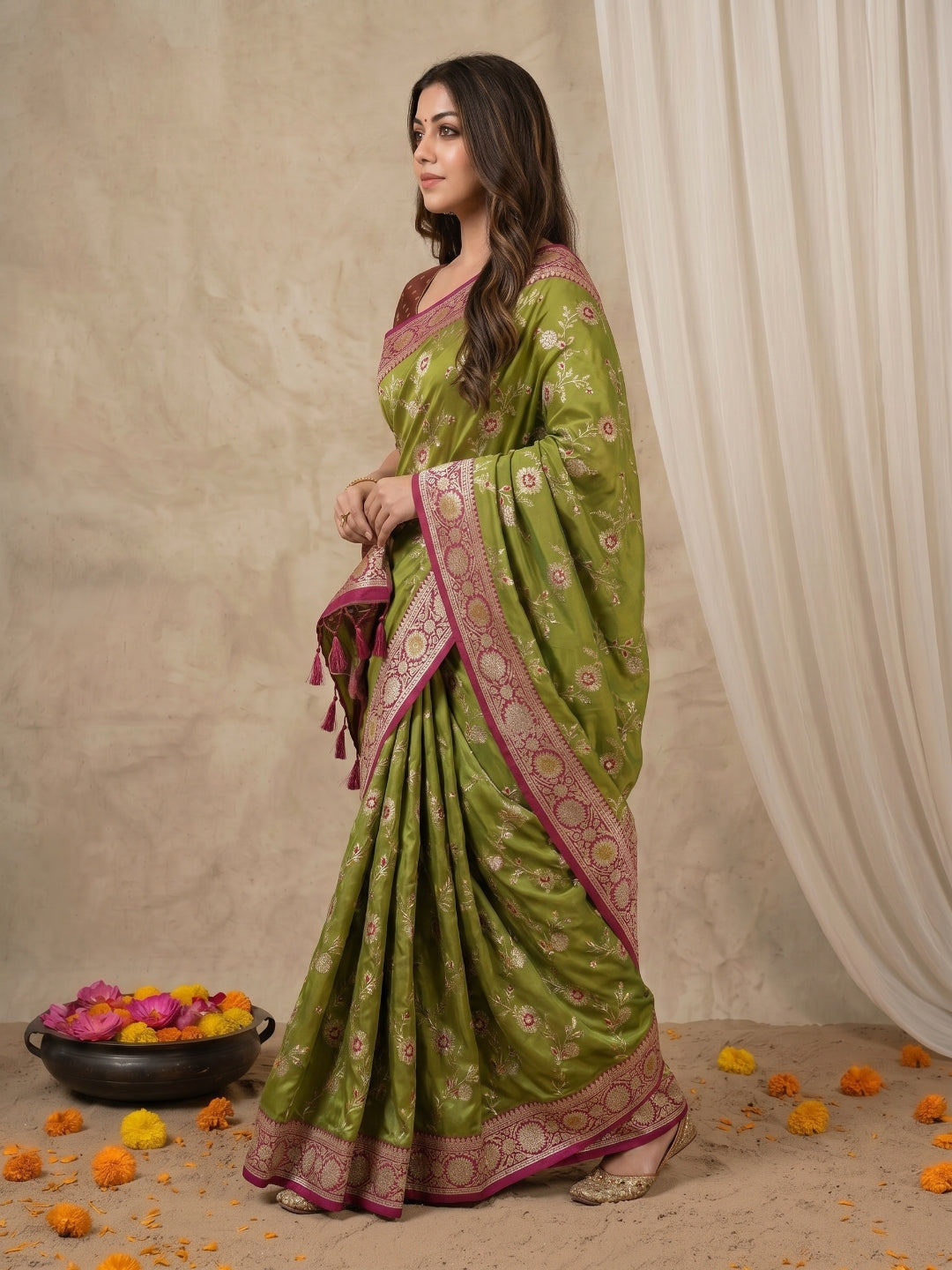 Women's Banarasi Silk Saree With Unstitched Blouse Piece
