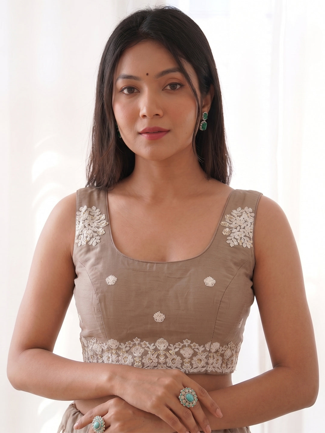 Women's Net Embroidery Work Saree With Unstitched Blouse Piece