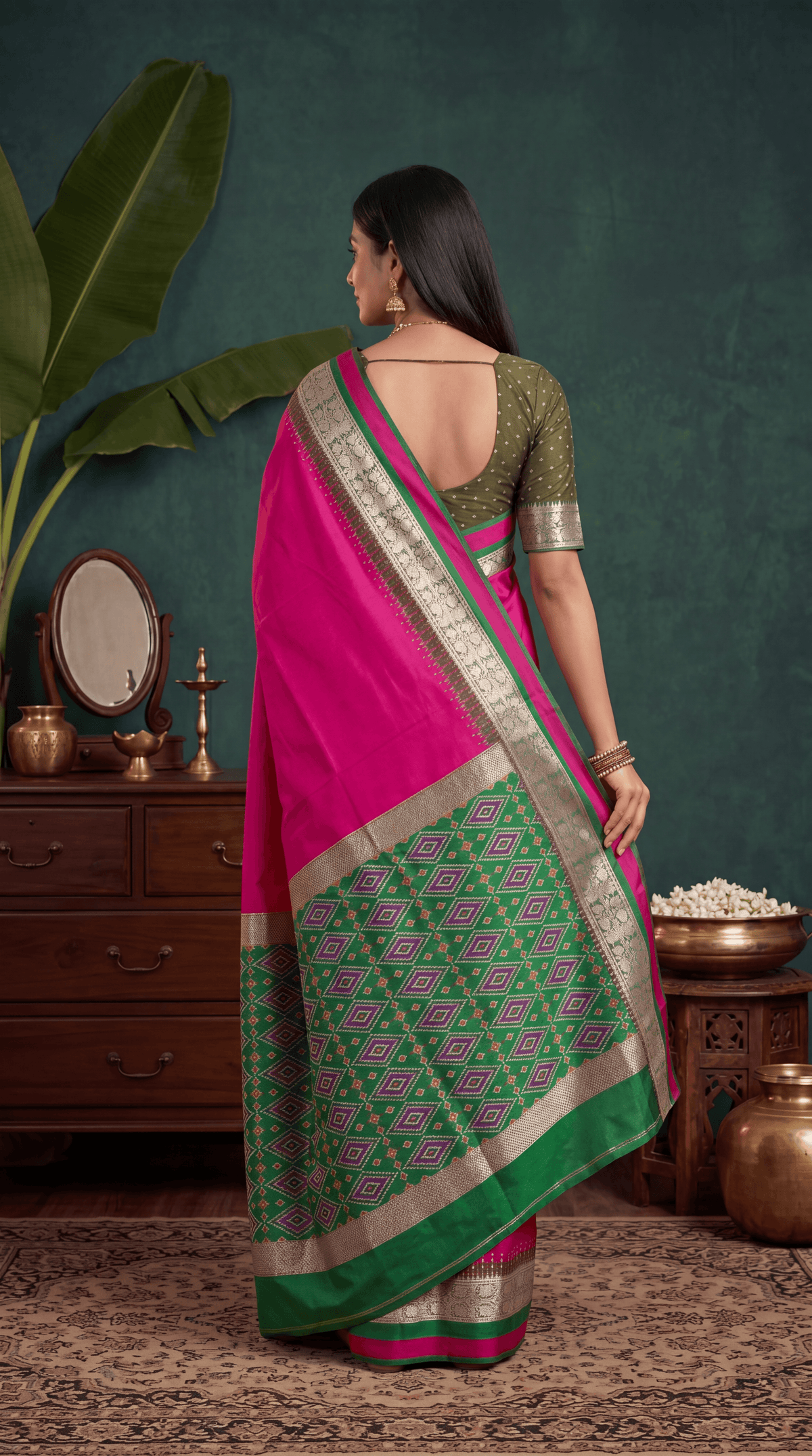 Women's Silk Saree With Unstitched Blouse Piece