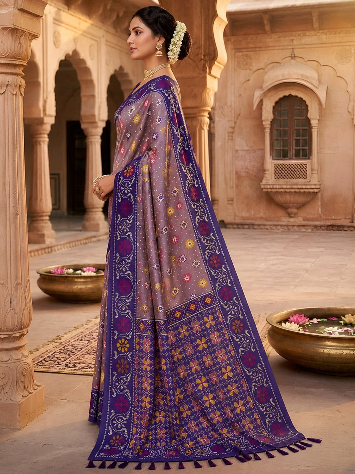 Women's Patola Silk Saree With Unstitched Blouse Piece