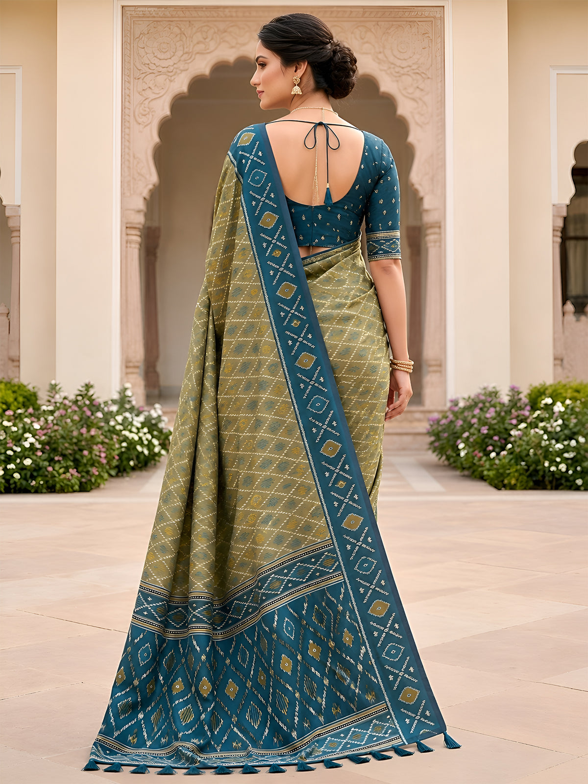 Women's Patola Silk Saree With Unstitched Blouse Piece