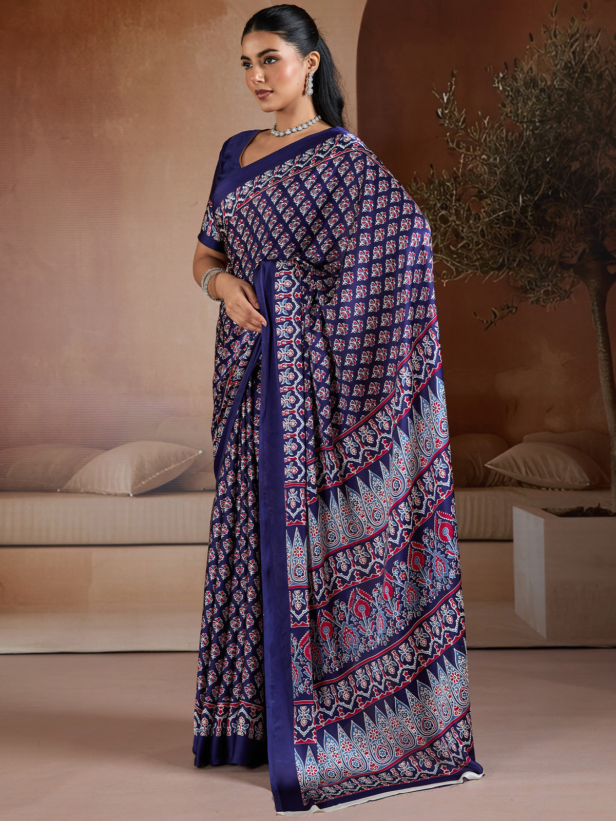Women's Satin Georgette Saree With Unstitched Blouse Piece