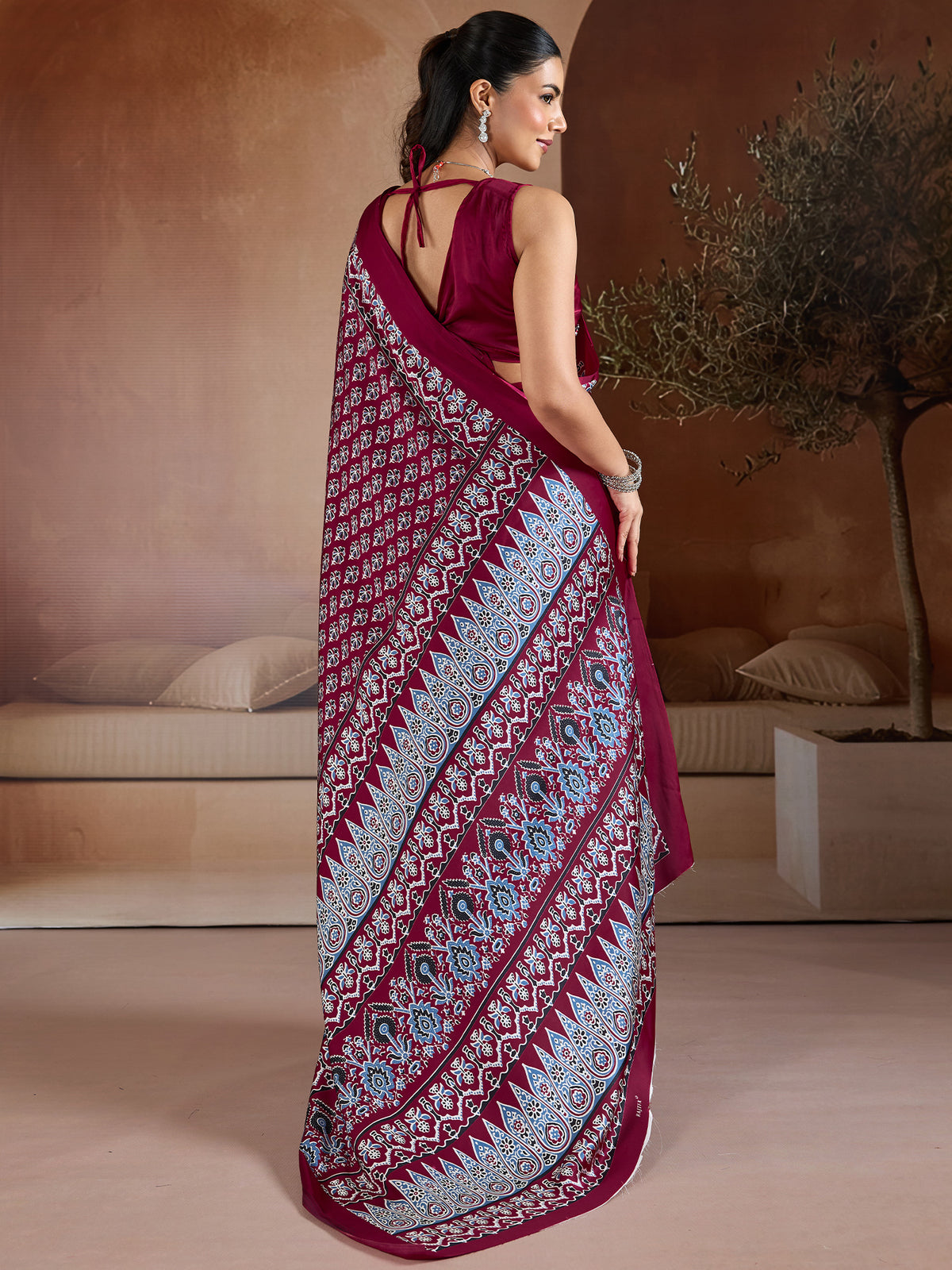 Women's Satin Georgette Saree With Unstitched Blouse Piece