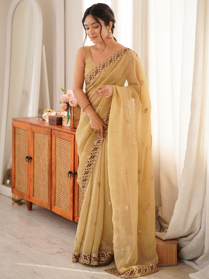 Women's Crunchy Saree With Unstitched Blouse Piece