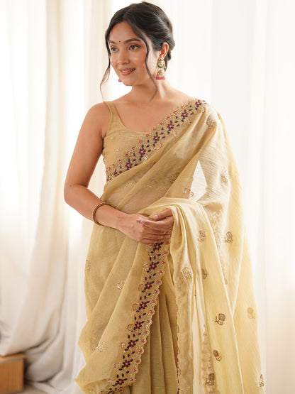 Women's Crunchy Saree With Unstitched Blouse Piece