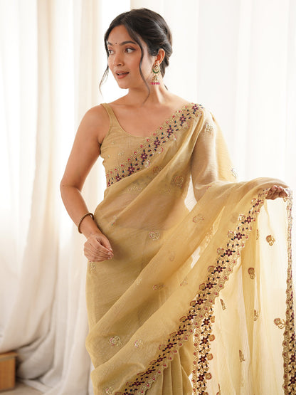 Women's Crunchy Saree With Unstitched Blouse Piece