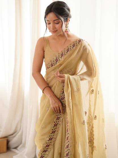 Women's Crunchy Saree With Unstitched Blouse Piece